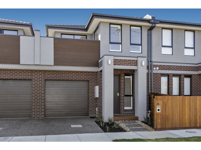 6 Foster Street, Mckinnon VIC 3204