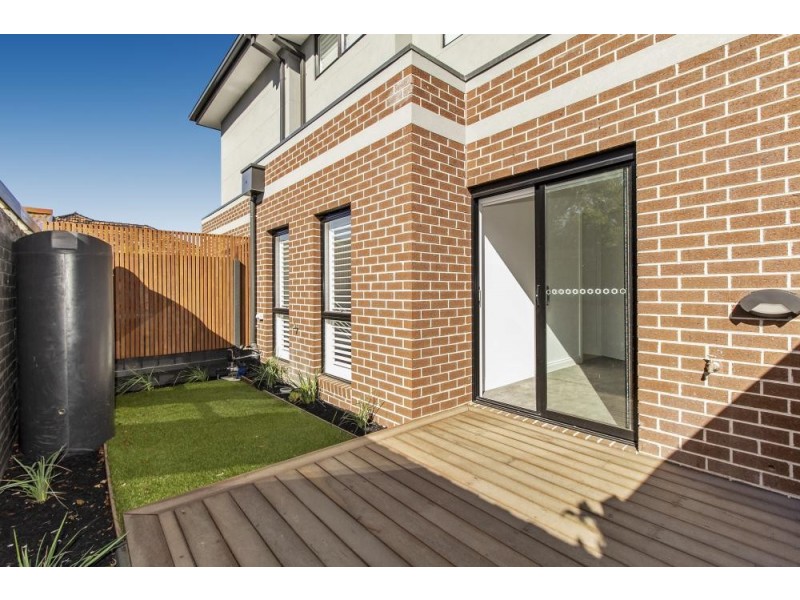 6 Foster Street, Mckinnon VIC 3204