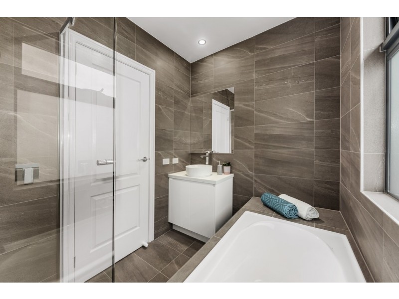 2/34 Ireland Street, Ringwood VIC 3134