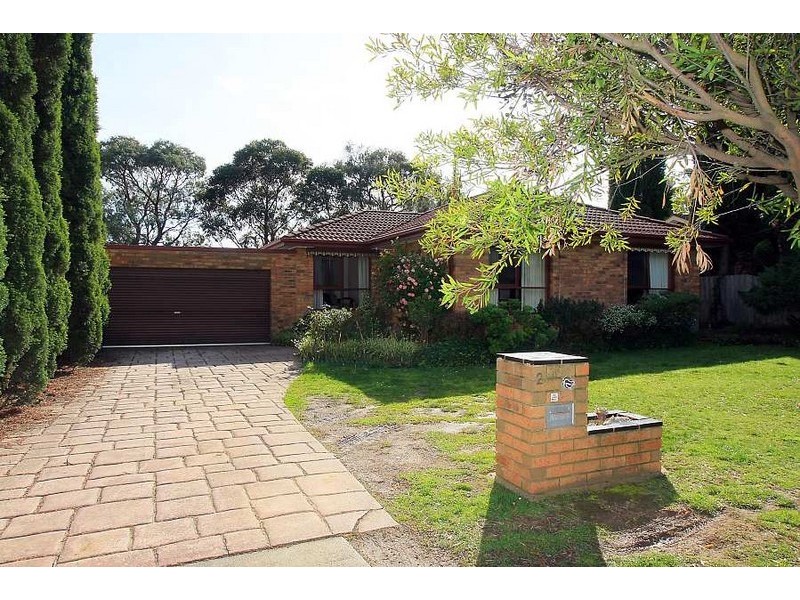 2 Parkway Close, Scoresby VIC 3179