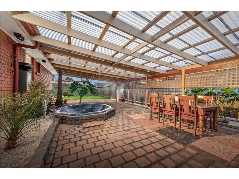 50 Grayson Drive, Scoresby VIC 3179