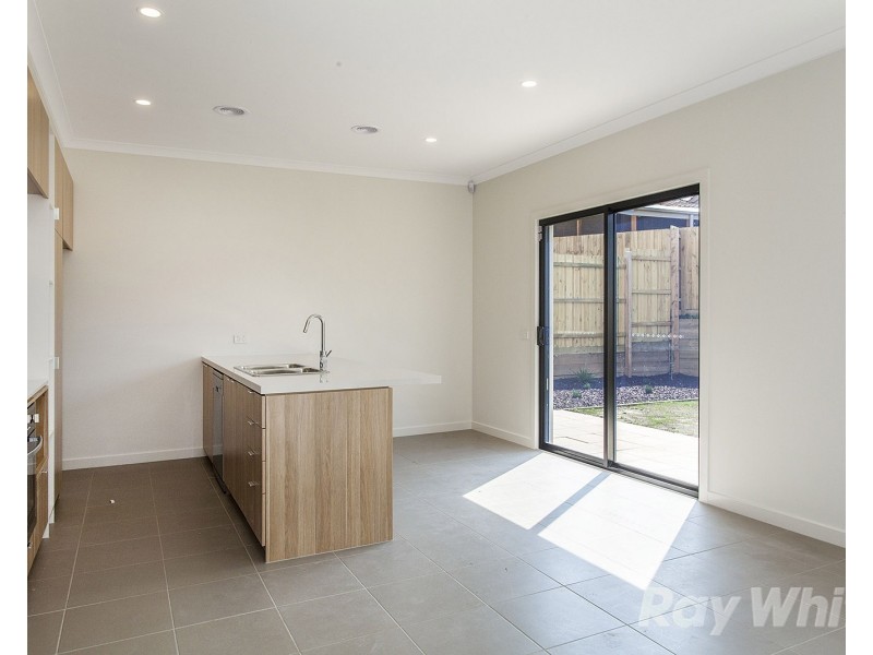 4/6 Benwerrin Drive, Wantirna VIC 3152
