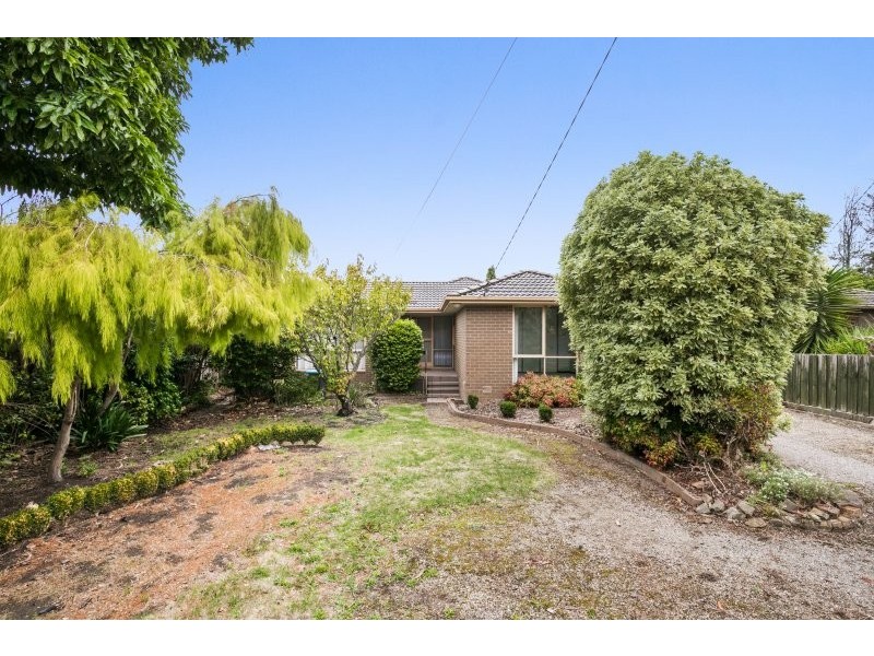 26 Folkstone Crescent, Ferntree Gully VIC 3156