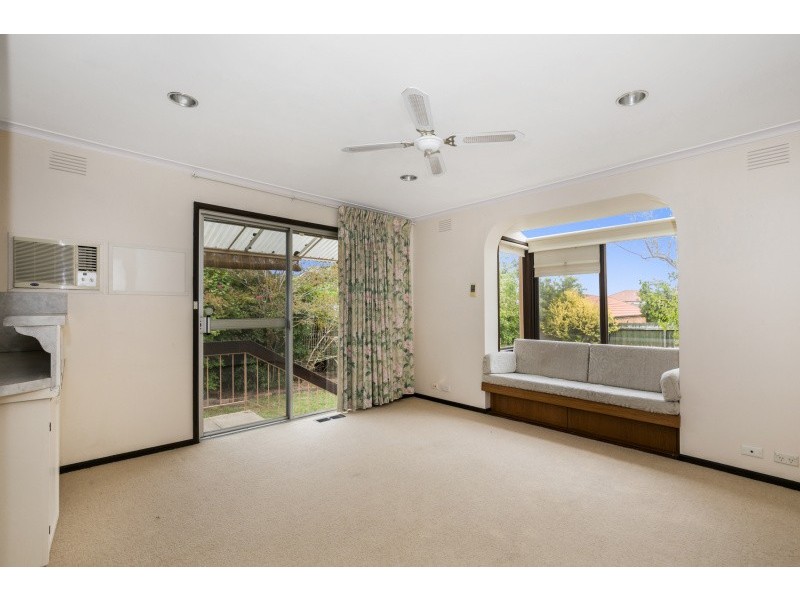 26 Folkstone Crescent, Ferntree Gully VIC 3156
