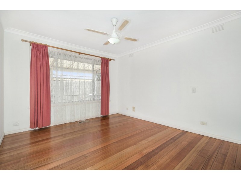 28 Grayson Drive, Scoresby VIC 3179