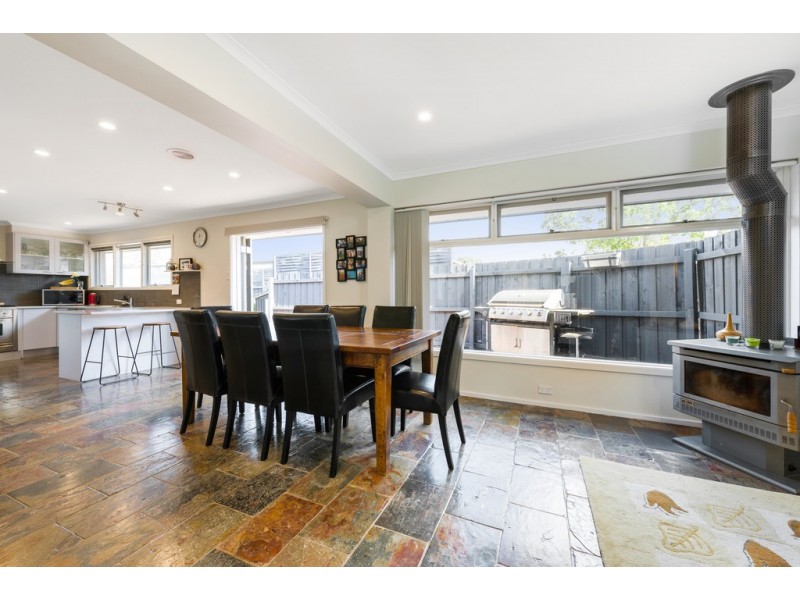 1/33 Lloyd Street, Knoxfield VIC 3180