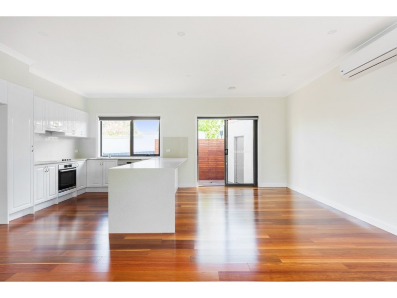 2/33 Lloyd Street, Knoxfield VIC 3180