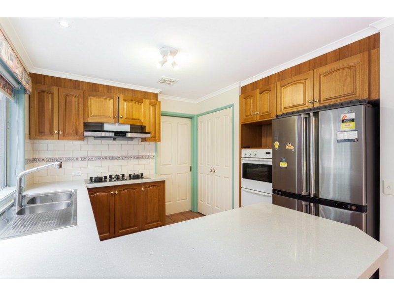 16 Barnsdale Way, Ringwood North VIC 3134