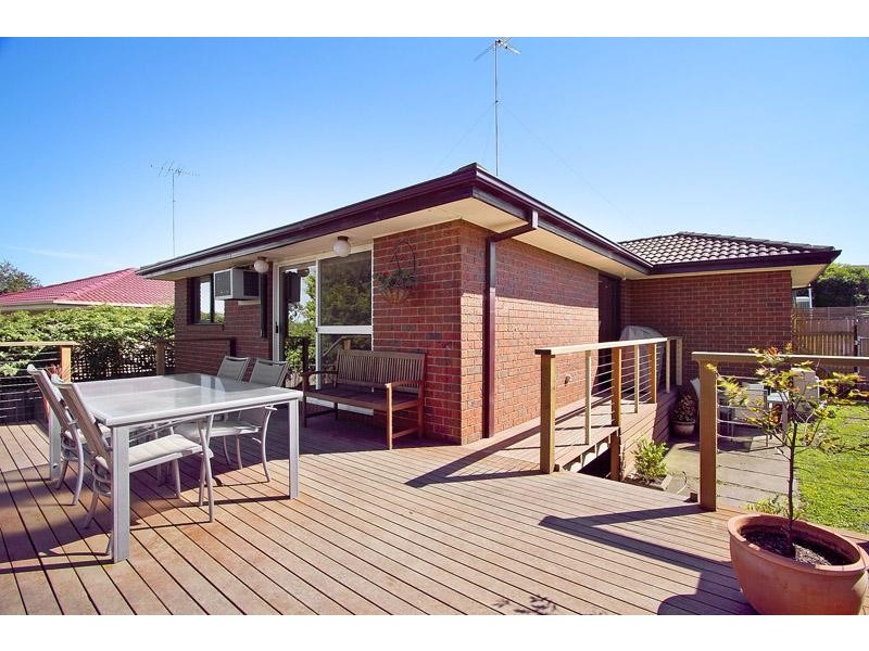 33 Peebles Street, Endeavour Hills VIC 3802