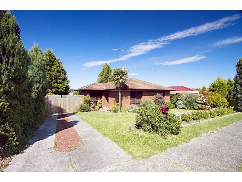 33 Peebles Street, Endeavour Hills VIC 3802
