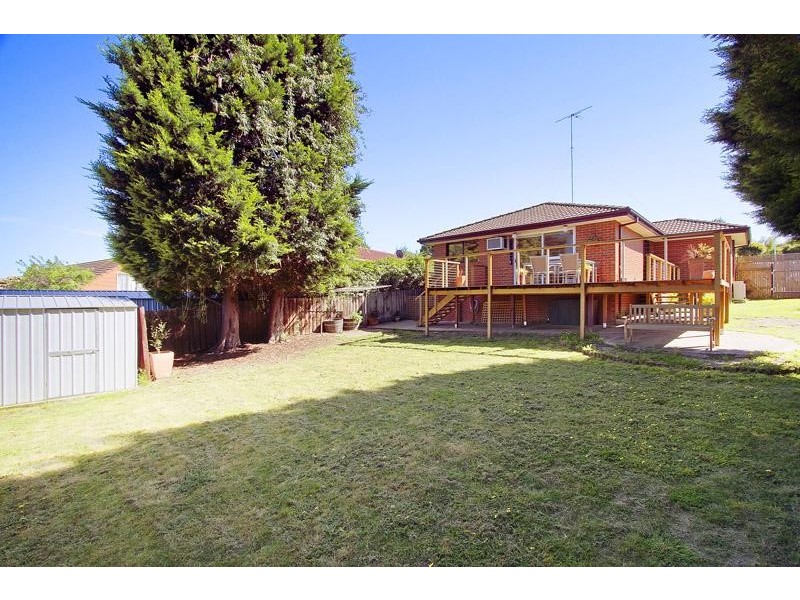 33 Peebles Street, Endeavour Hills VIC 3802