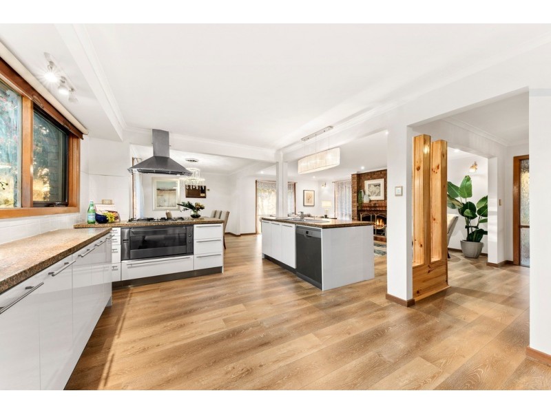 9 Timmothy Drive, Wantirna South VIC 3152