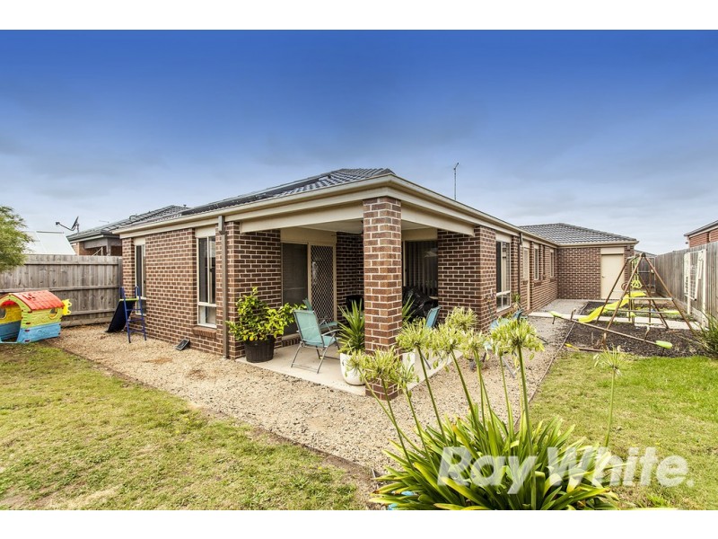 16 Currawong Crescent, Pakenham VIC 3810