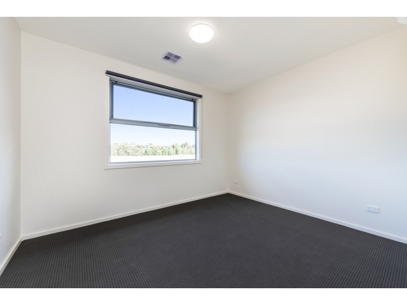 41 Emica Parade, Knoxfield VIC 3180