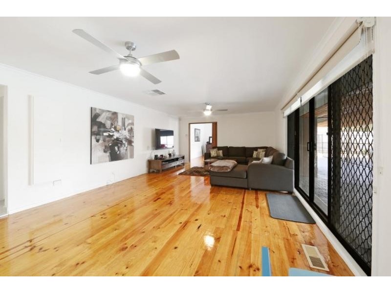 3 Barellan Crescent, Rowville VIC 3178