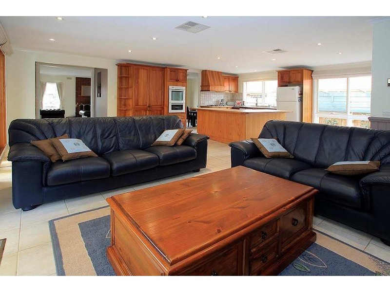 6 Everglades Court, Rowville VIC 3178