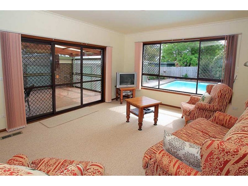 40 Enfield Drive, Bayswater VIC 3153