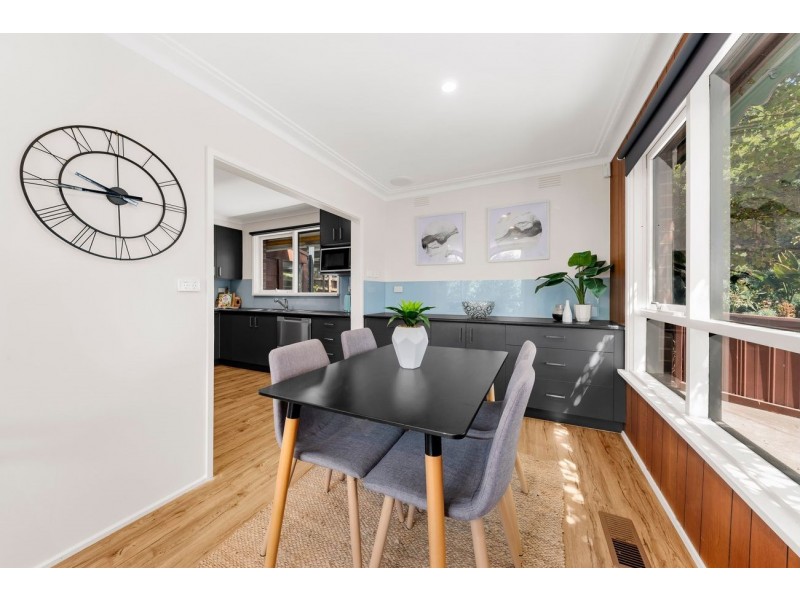 19 Merricks Close, Ferntree Gully VIC 3156