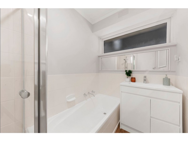 19 Merricks Close, Ferntree Gully VIC 3156