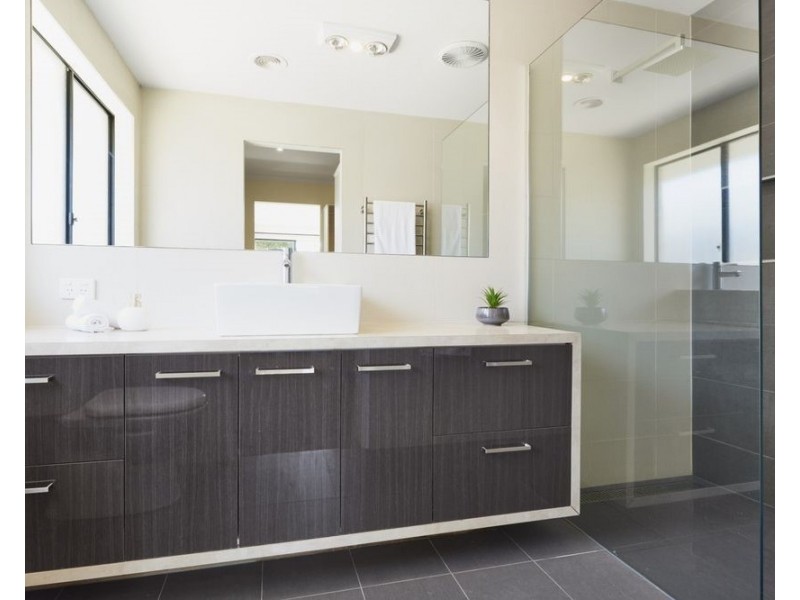 3 Meadow Lane, Ferntree Gully VIC 3156