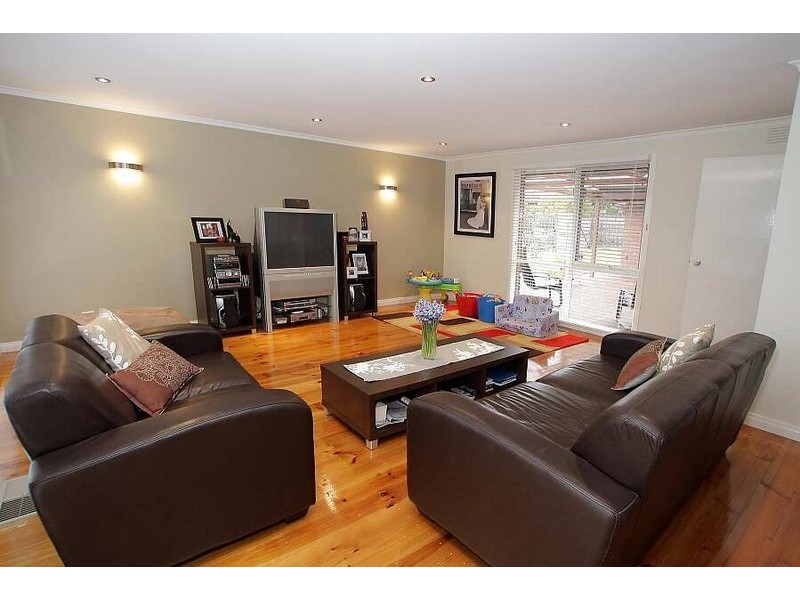 38 Fewster Drive, Wantirna South VIC 3152