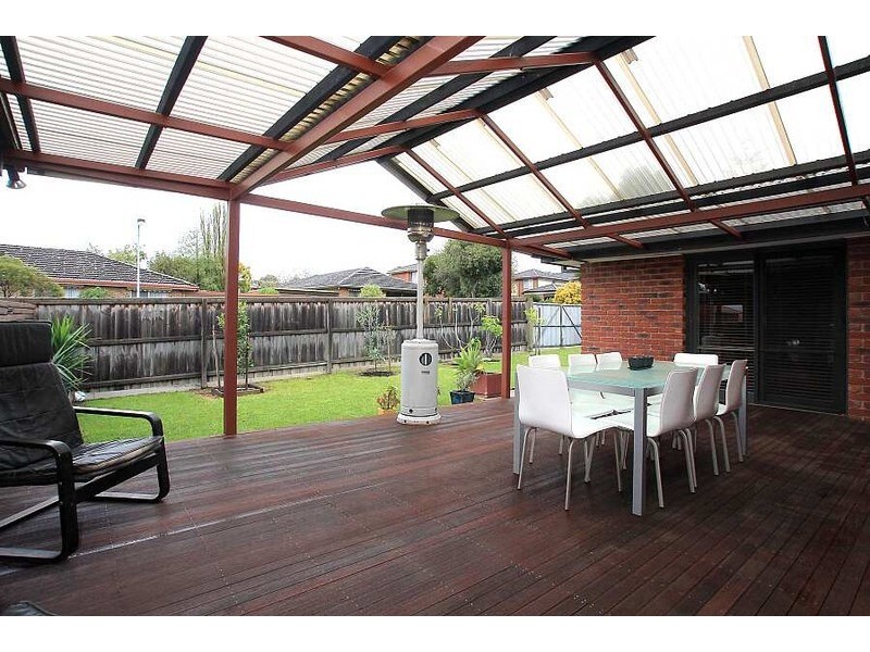 38 Fewster Drive, Wantirna South VIC 3152