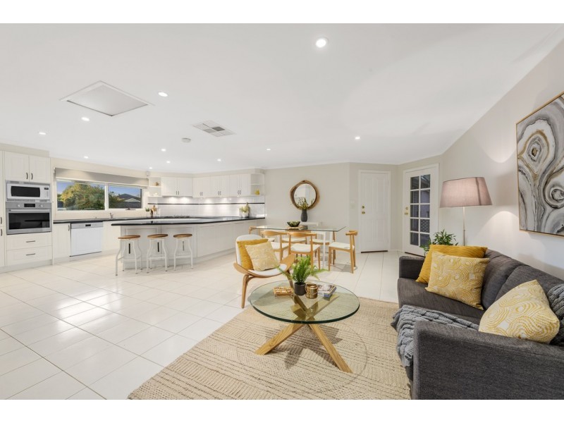 45 Mowbray Drive, Wantirna South VIC 3152