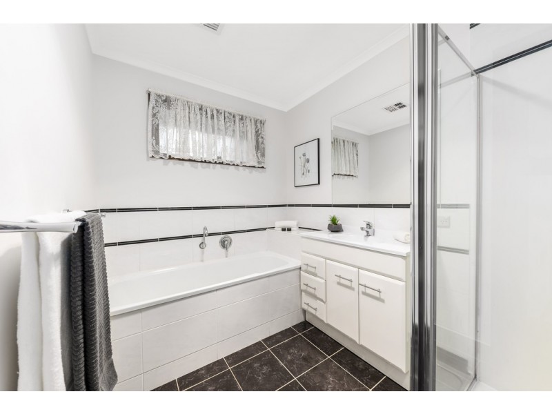 7 Milbrey Close, Wantirna South VIC 3152