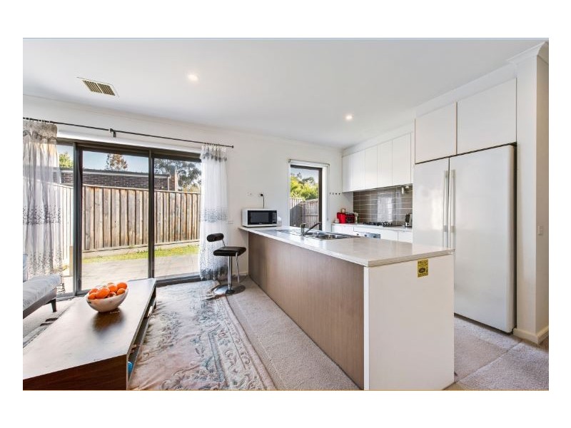 2 Fruit Lane, Wantirna South VIC 3152