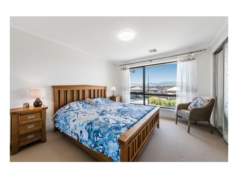 2 Fruit Lane, Wantirna South VIC 3152