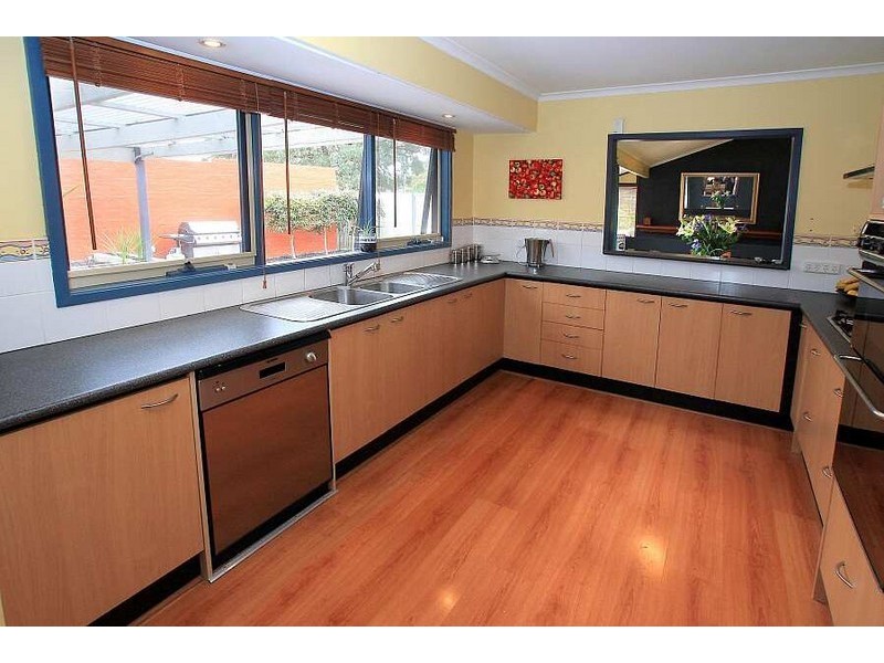 54 Mowbray Drive, Wantirna South VIC 3152