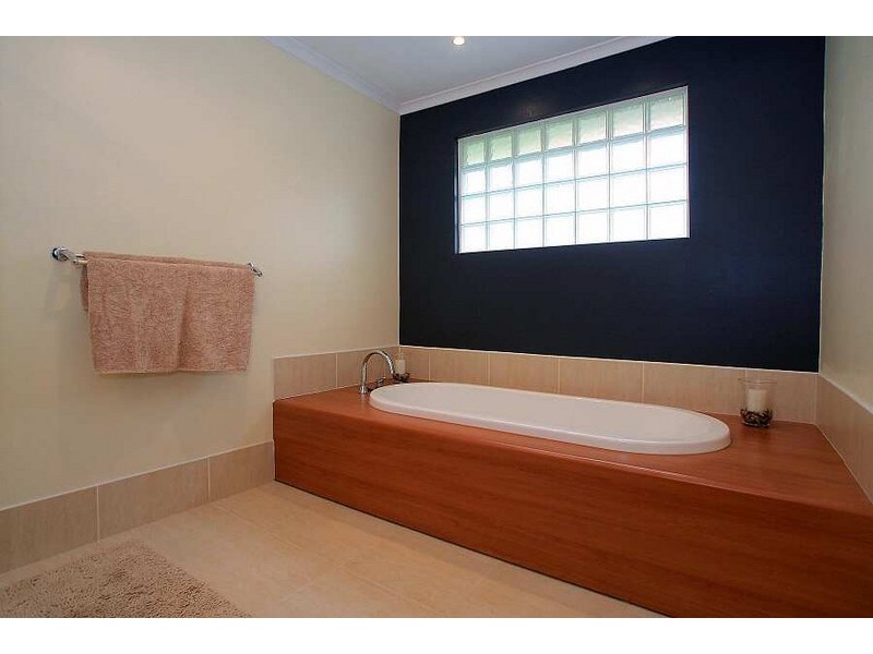 54 Mowbray Drive, Wantirna South VIC 3152