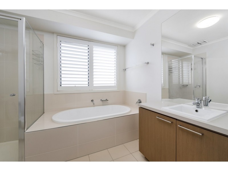 16 Harcrest Boulevard, Wantirna South VIC 3152