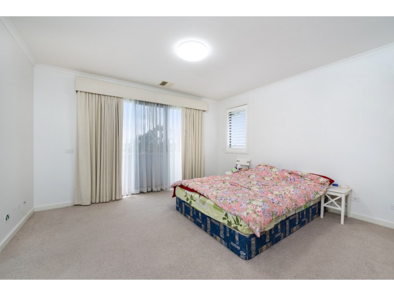 16 Harcrest Boulevard, Wantirna South VIC 3152