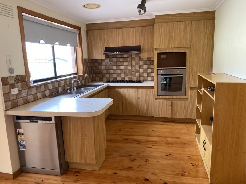 10 Loddon Close, Rowville VIC 3178