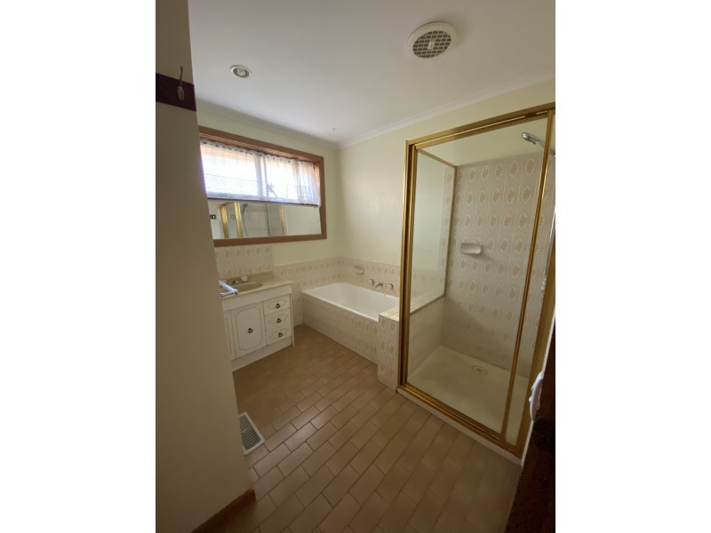 10 Loddon Close, Rowville VIC 3178