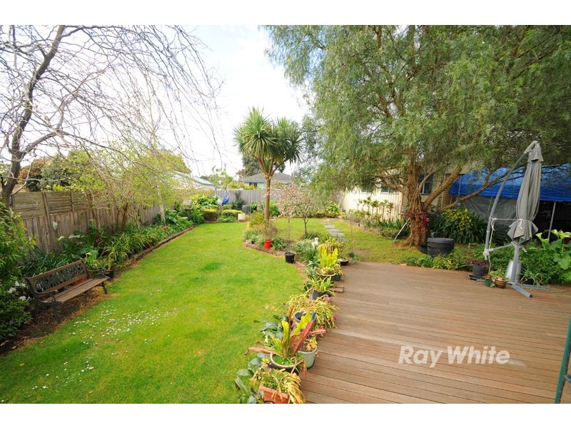 13 Matlock Road, Wantirna South VIC 3152