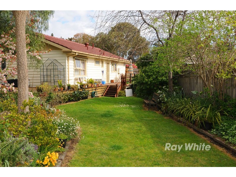 13 Matlock Road, Wantirna South VIC 3152