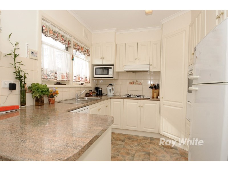 13 Matlock Road, Wantirna South VIC 3152