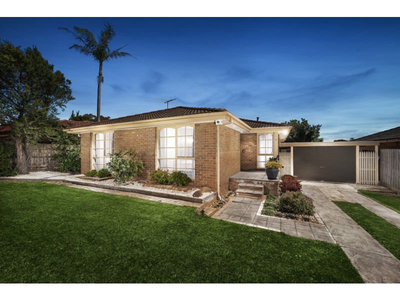 61 Mildura Crescent, Endeavour Hills VIC 3802