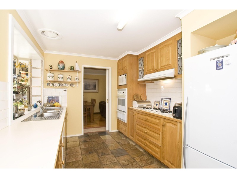 5 St James Court, Wantirna South VIC 3152