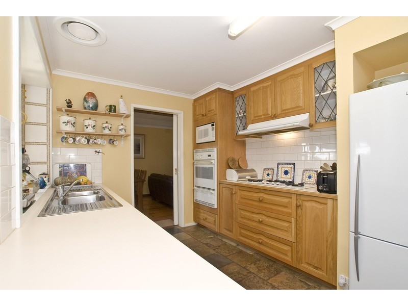 5 St James Court, Wantirna South VIC 3152