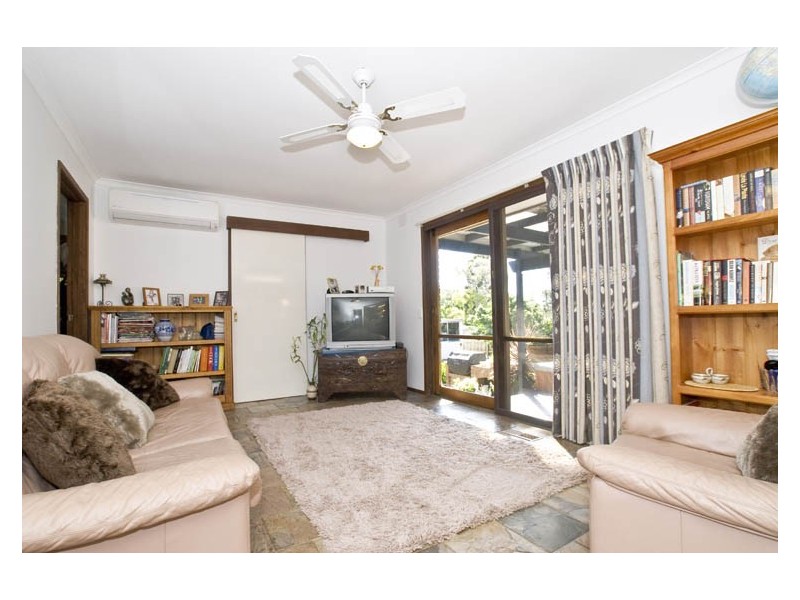 5 St James Court, Wantirna South VIC 3152