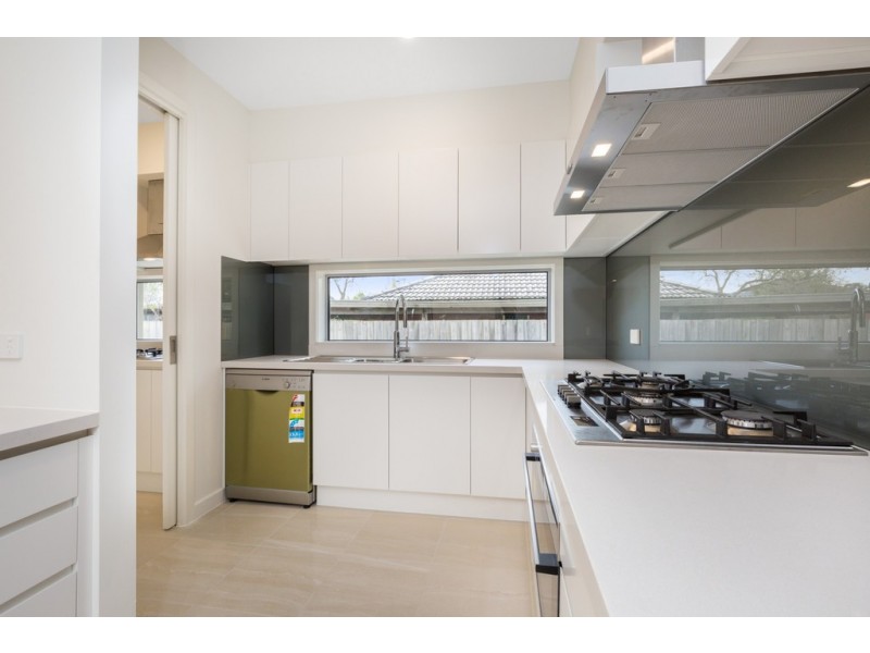 1/13 Kirrawee Avenue, Wantirna South VIC 3152