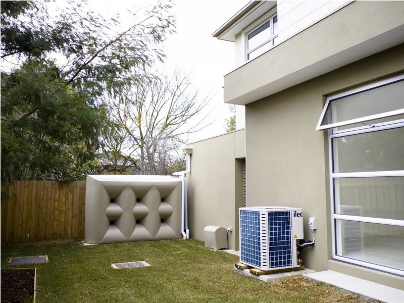 2/13 Kirrawee Avenue, Wantirna South VIC 3152