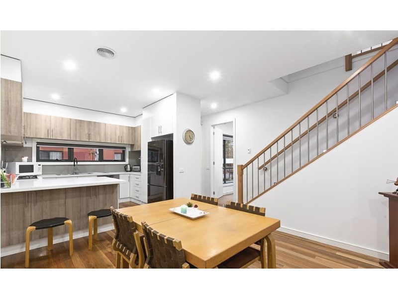 2/667 Whitehorse Road, Mitcham VIC 3132
