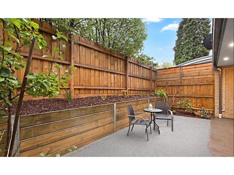 2/667 Whitehorse Road, Mitcham VIC 3132