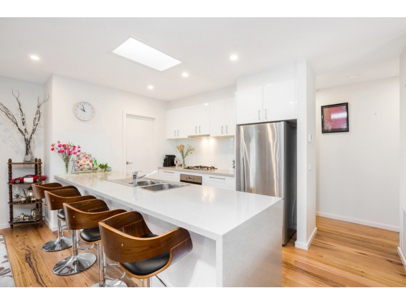 2/41 Lynn Drive, Ferntree Gully VIC 3156