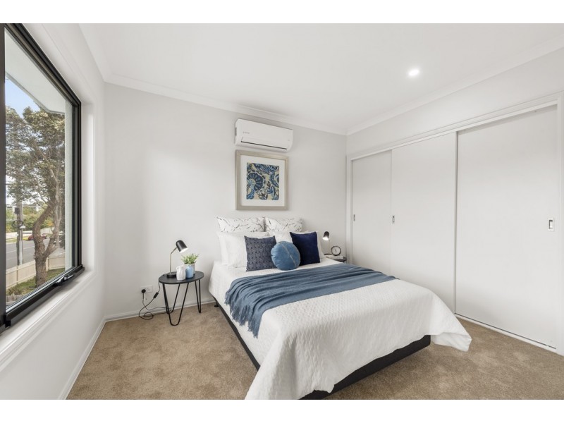 2/50 Lewis Road, Wantirna South VIC 3152