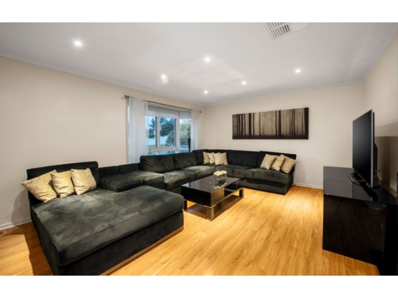 76 Eildon Parade, Rowville VIC 3178